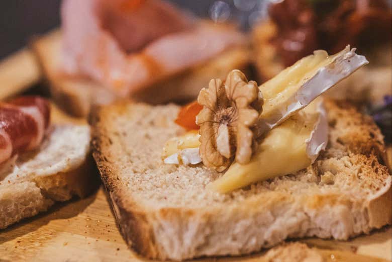 Pair delicious cheese with each wine