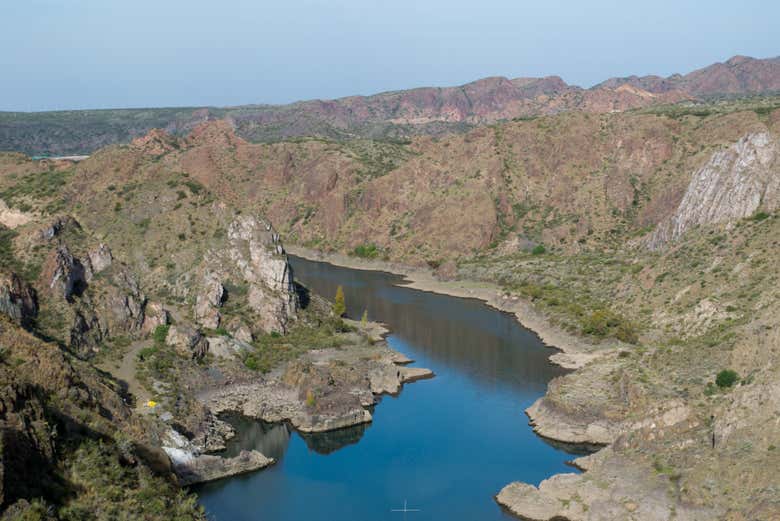 Vista del embalse de Los Reyunos