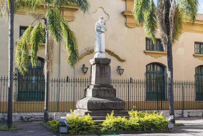 Statue of San Francisco de Asís