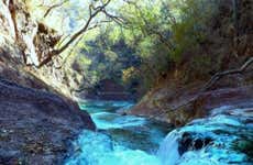 Randonnée vers les sources thermales de Jordán