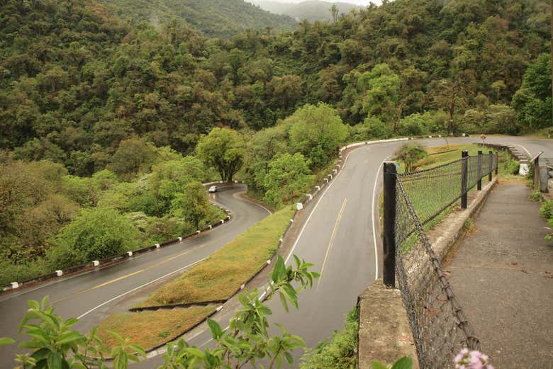 Estrada até o Cerro San Javier