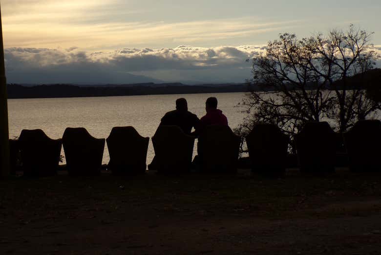 Contemplando a barragem El Cadillal