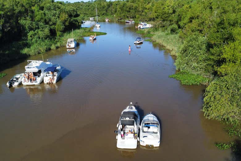 Vista aerea delle imbarcazioni nel Delta del Tigre
