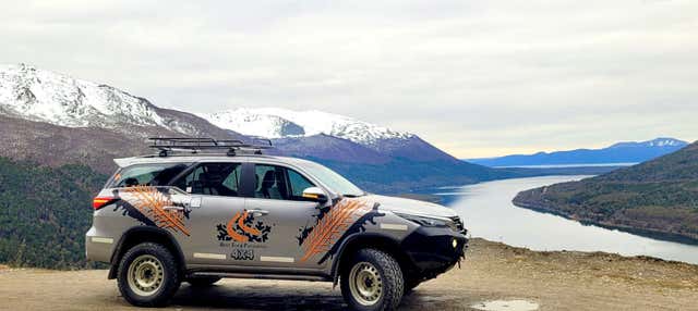 Excursión en 4x4 a los lagos Escondido y Fagnano al atardecer