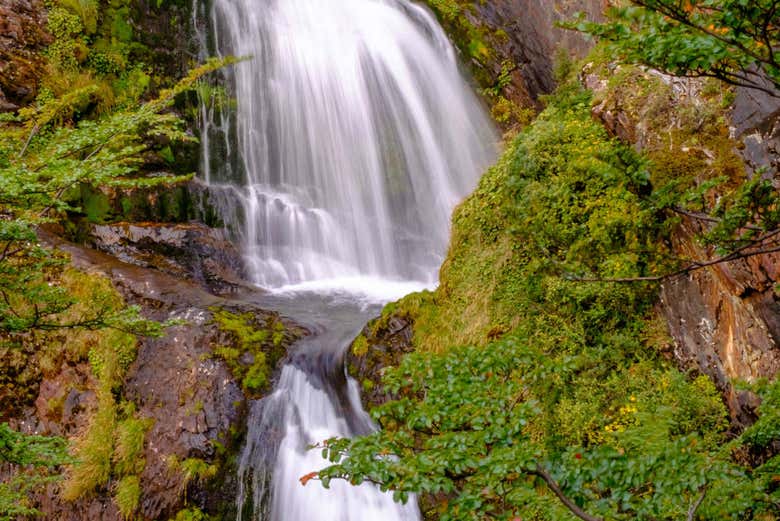 Saltos de agua del velo de la novia