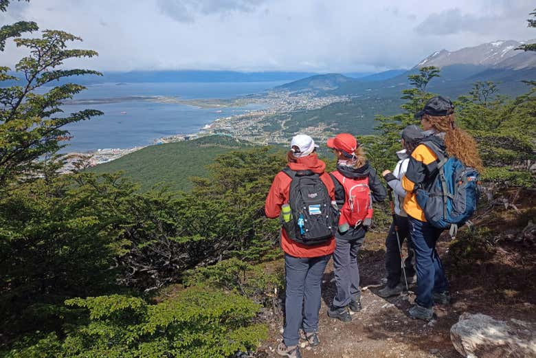 Admirez la vue sur la baie d'Ushuaïa