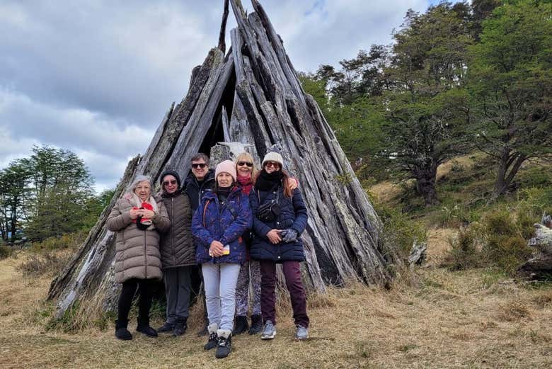 Una foto de grupo en los bosques del Canal Beagle