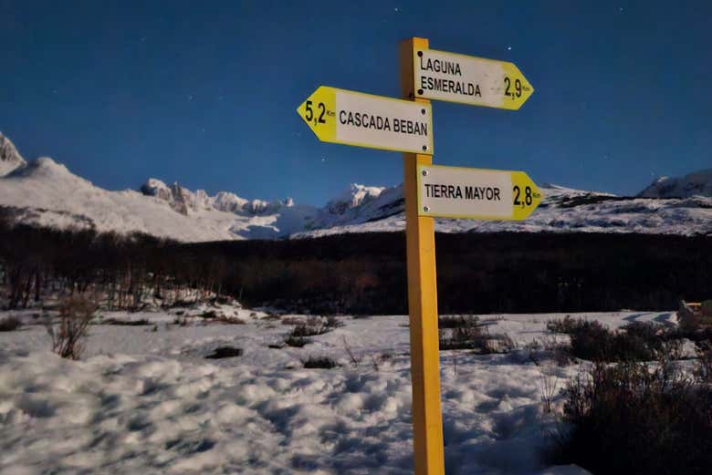 Os letreiros dos caminhos da zona