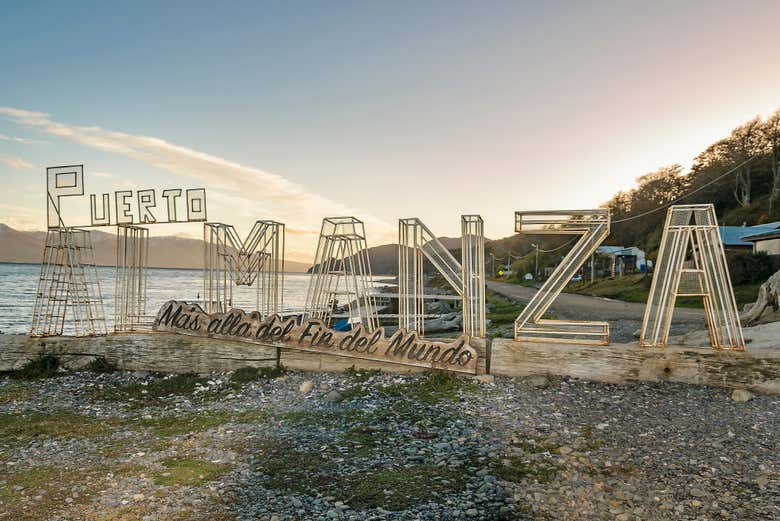 Letrero de Puerto Almanza