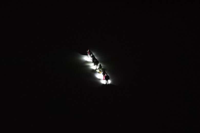 A caminhada de regresso ao anoitecer