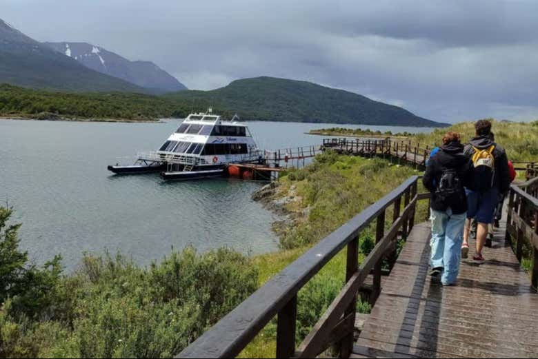 El barco en isla Redonda