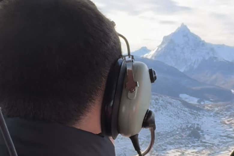 Disfrutando de los paisajes de Ushuaia desde el helicóptero