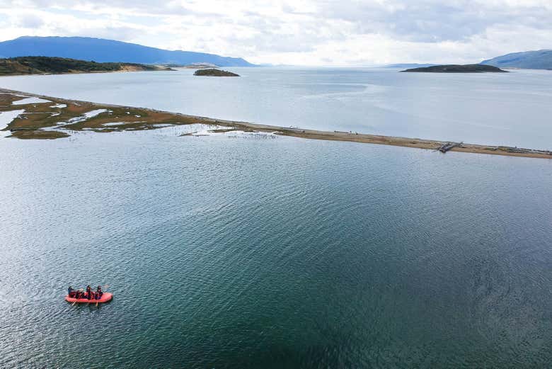 Navegaremos por el impresionante canal Beagle