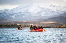Isla Gable y pingüinera de isla Martillo en barco por el canal Beagle