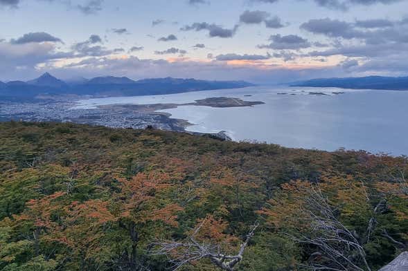 Trekking al atardecer por el Monte Susana