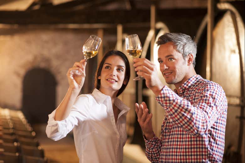 Disfrutando de la visita a la bodega Corrales Vier
