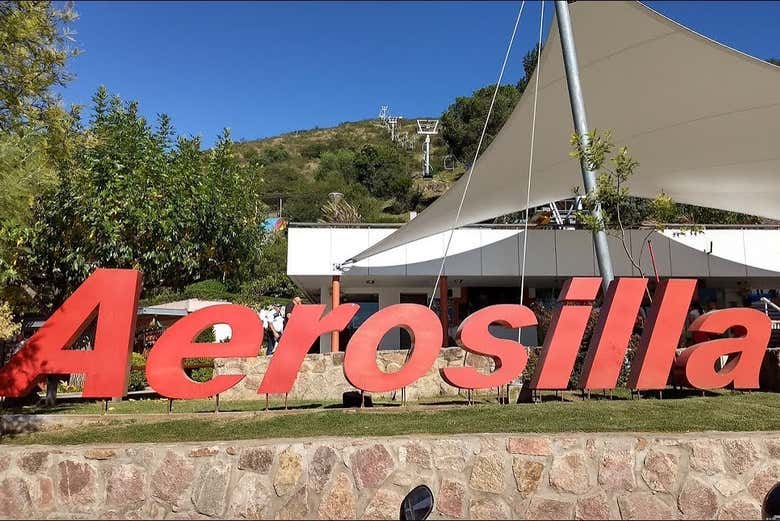 Acesso ao teleférico de Carlos Paz, conhecido como aerosilla
