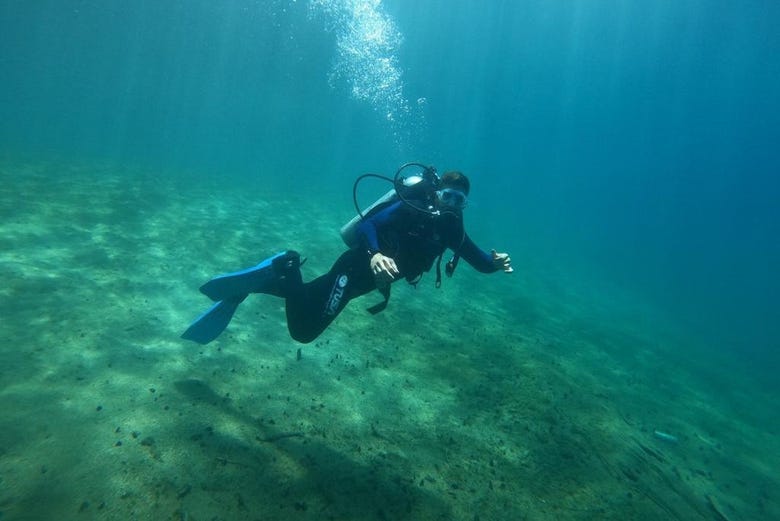 Diving in Correntoso Lake from Villa La Angostura - Civitatis.com