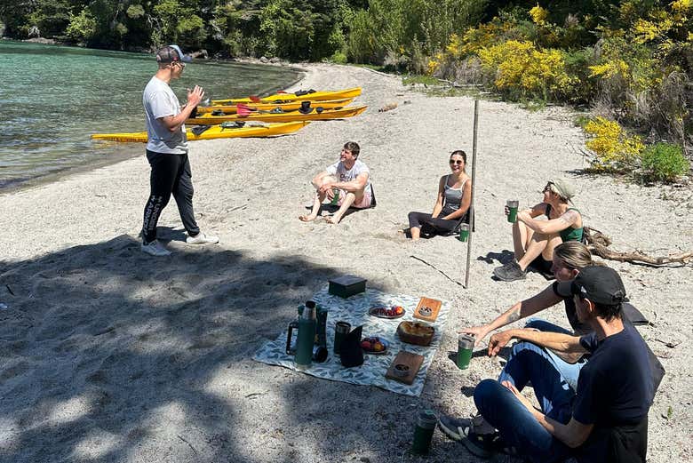 Disfrutando del pícnic en la playa