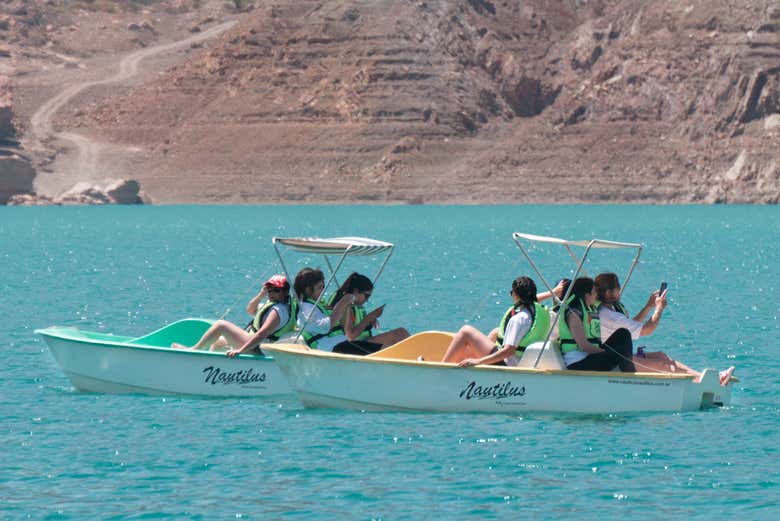 Surcando las aguas del embalse Dique Punta Negra