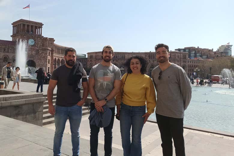 Disfrutando el free tour por Ereván