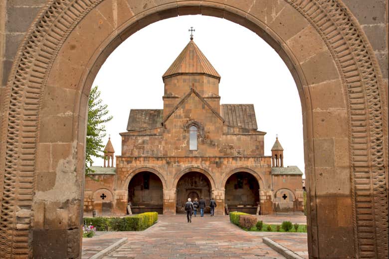 Vista da catedral de Echmiadzin