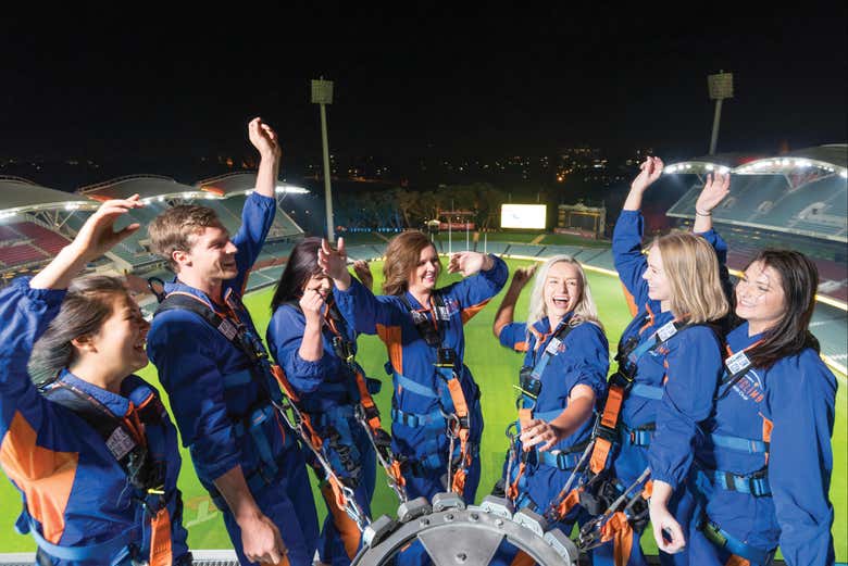 Profiter du RoofClimb Adelaide Oval entre amis