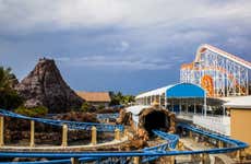 Sea World Gold Coast + Warner Bros. Movie World + Wet'n'Wild