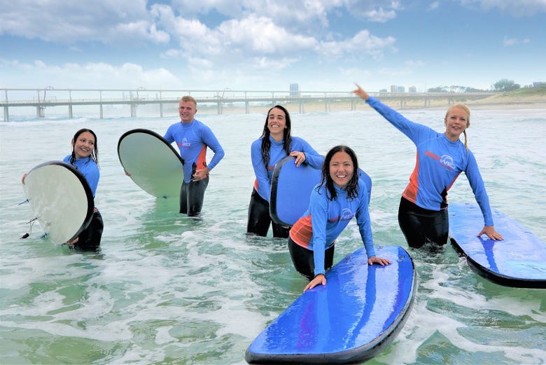 Disfrutando de la clase de surf en Gold Coast