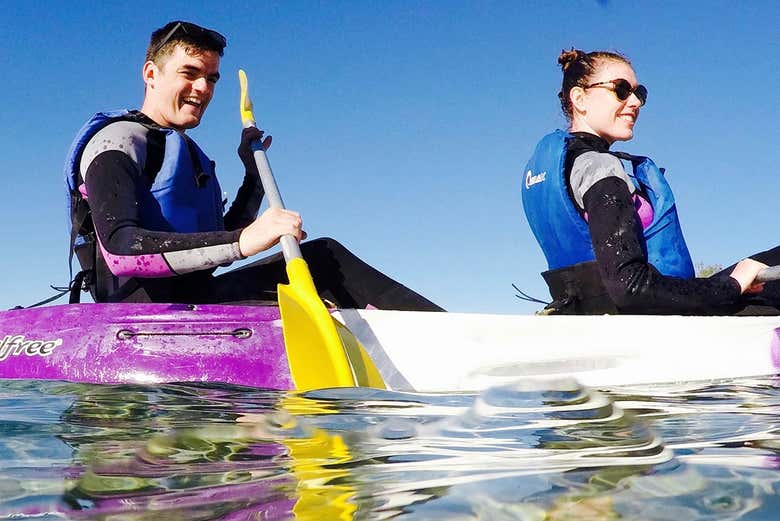 Disfrutando del tour en kayak