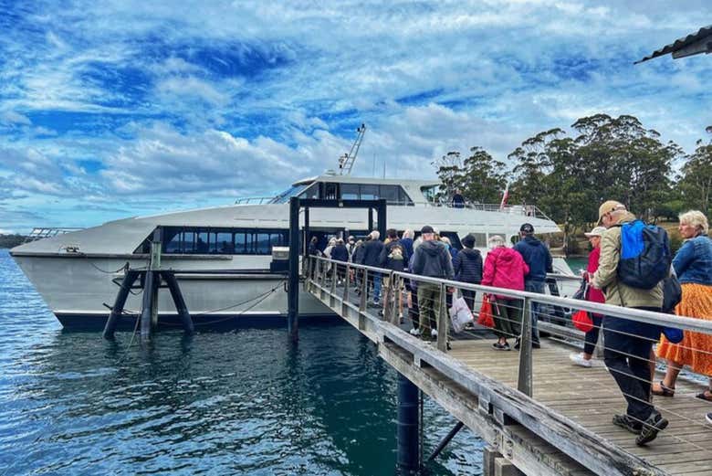 Embarquement sur le bateau pour l'île des Morts