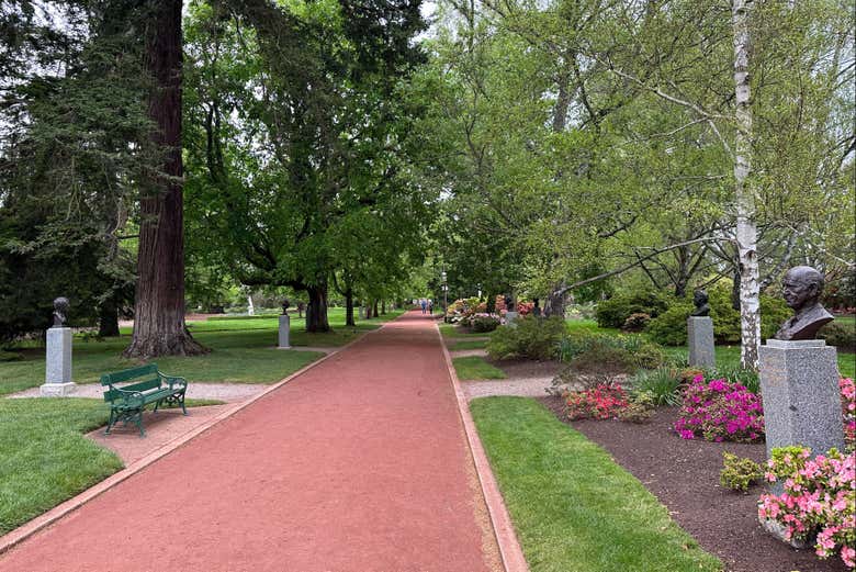 Explore the corners of the botanical gardens