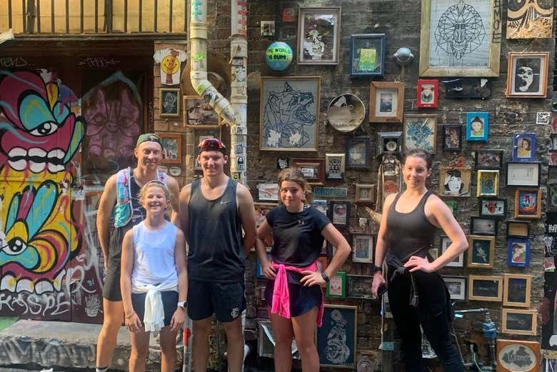 Foto de grupo en el tour por Melbourne 