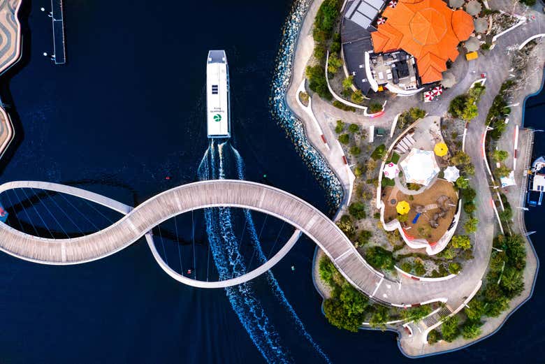 Una de las sinuosas carreteras de Perth