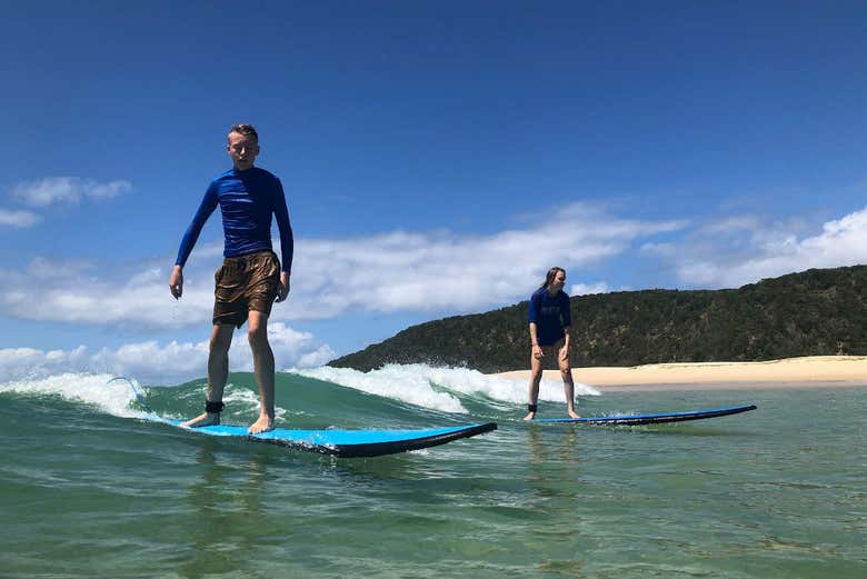 Pondo em prática as técnicas de surfe