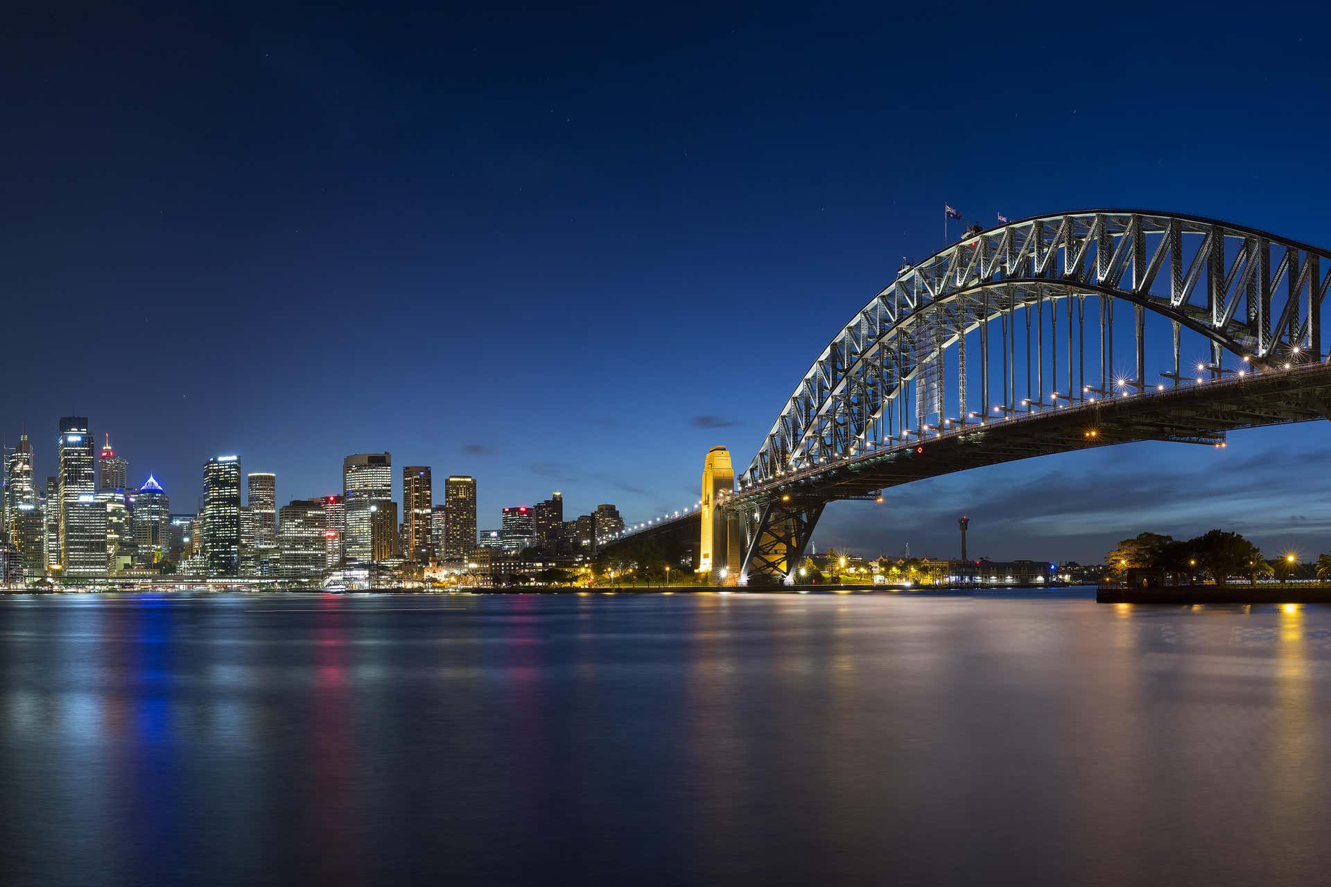 Escalada na Sydney Harbour Bridge à noite