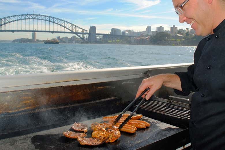 Delicioso churrasco a bordo do barco