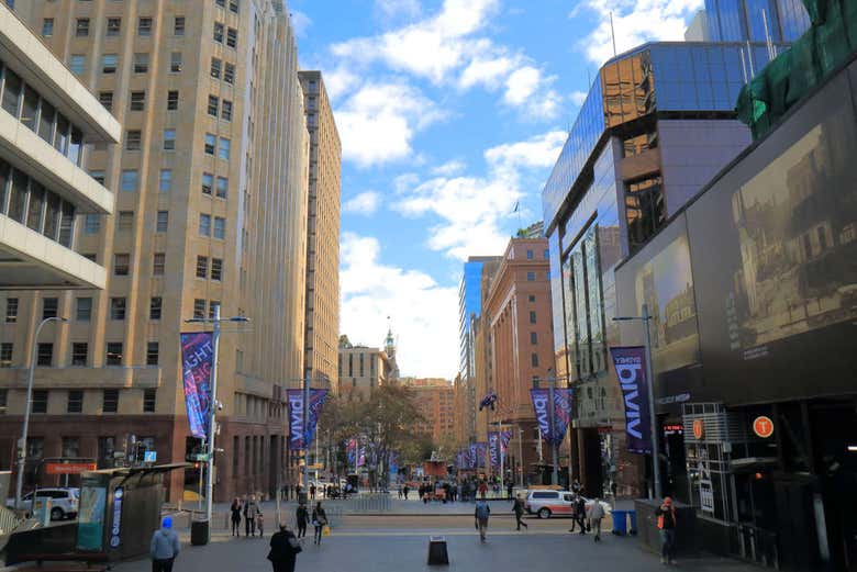 Pass through Martin Place