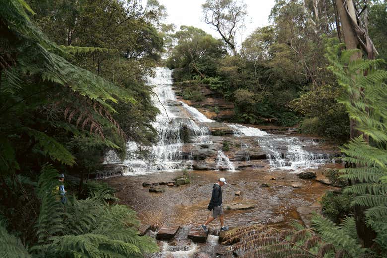Walk alongside Katoomba Falls