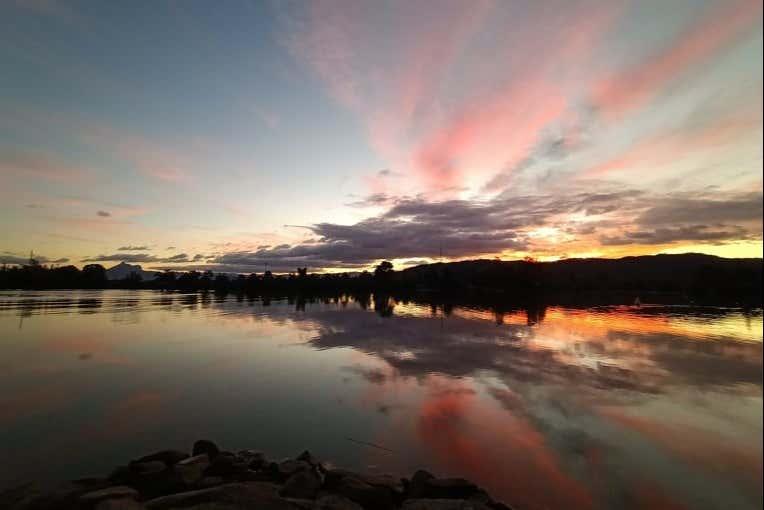 Coucher de soleil sur le fleuve Tweed