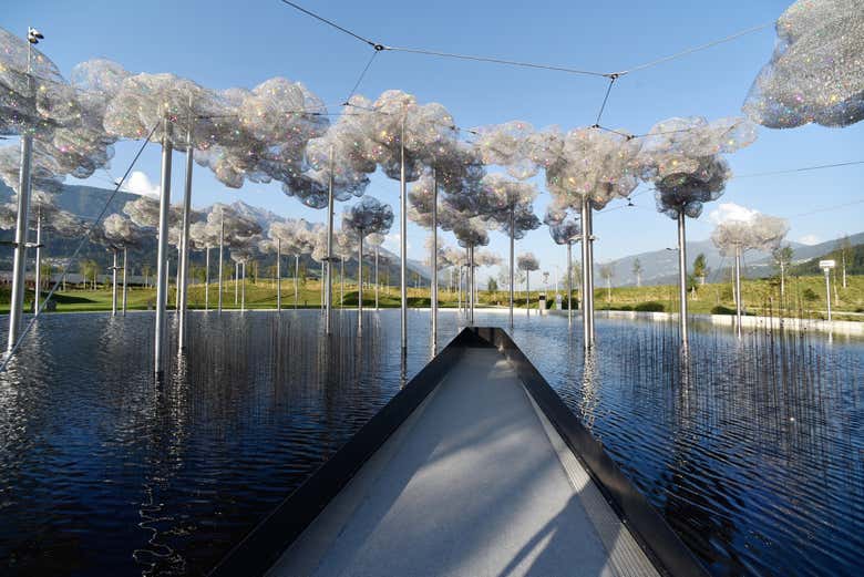 Crystal Cloud in the Garden of the Giant