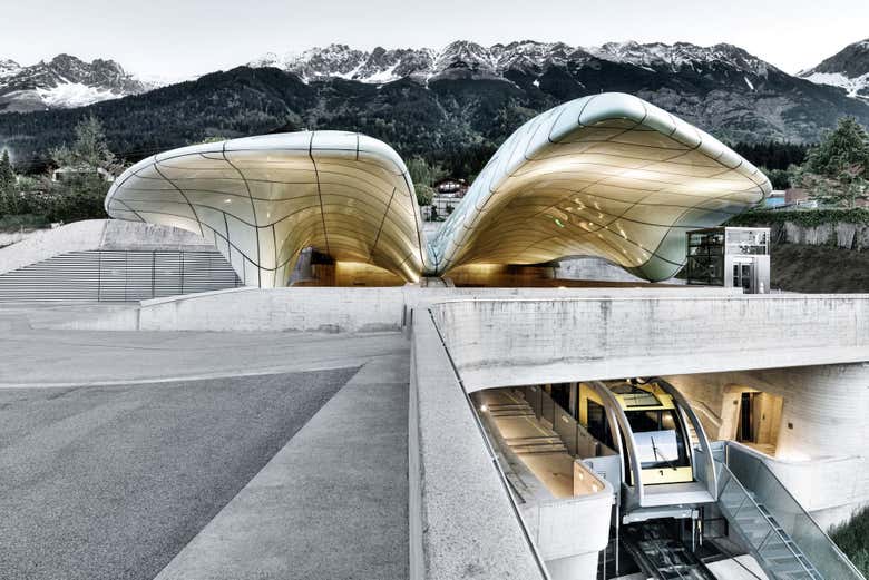 The cable car station