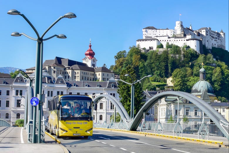 Esplorando Salisburgo in autobus turistico