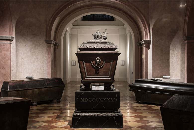 Contemplad las sepulturas históricas de la dinastía imperial