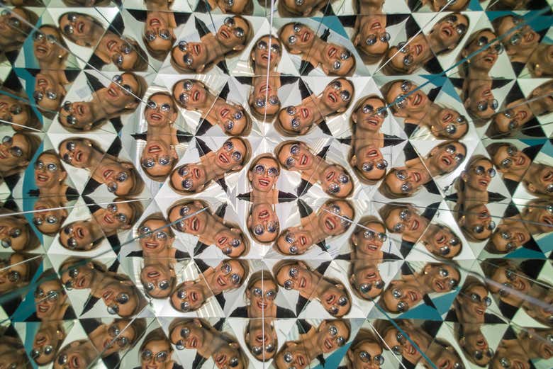 Ilusões caleidoscópicas