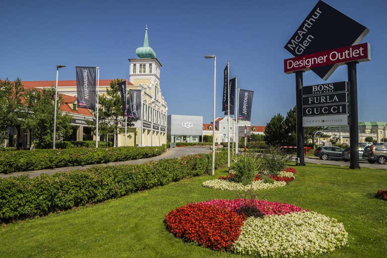 trip designer outlet