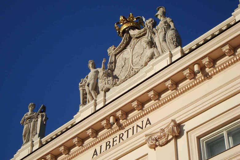 Particolare della facciata del Museo Alberti