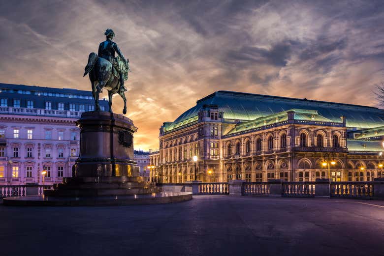 Vienna State Opera House at night