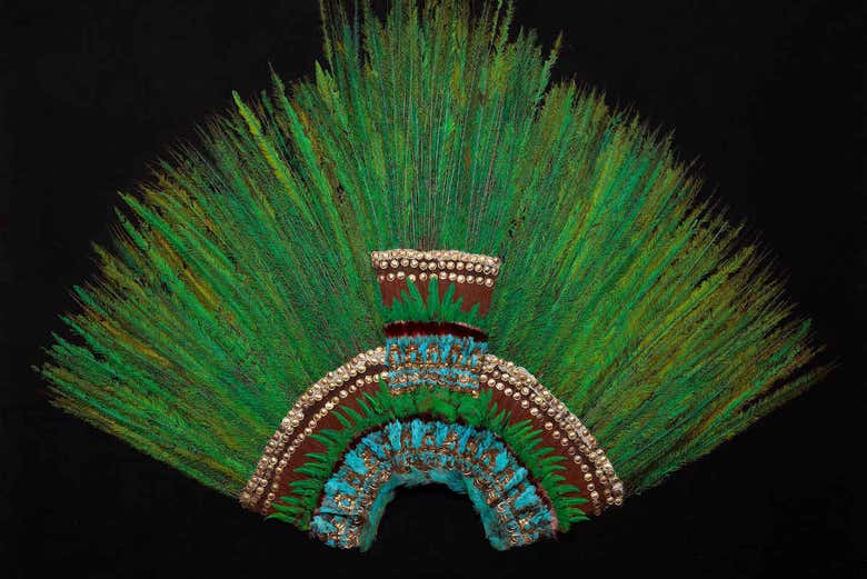 Penacho quetzal de plumas