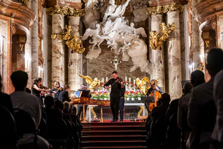 Aproveitando o concerto na igreja de São Carlos Borromeu